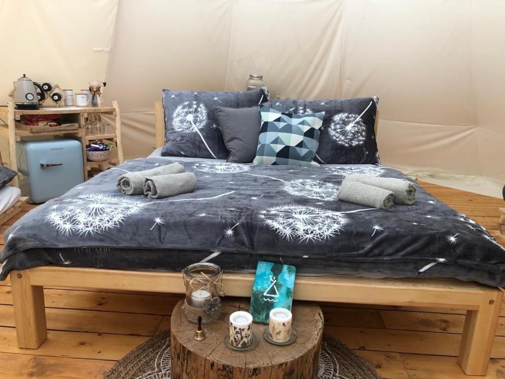 Hotel Glamping Nad Meandry Unhošť Exteriér fotografie