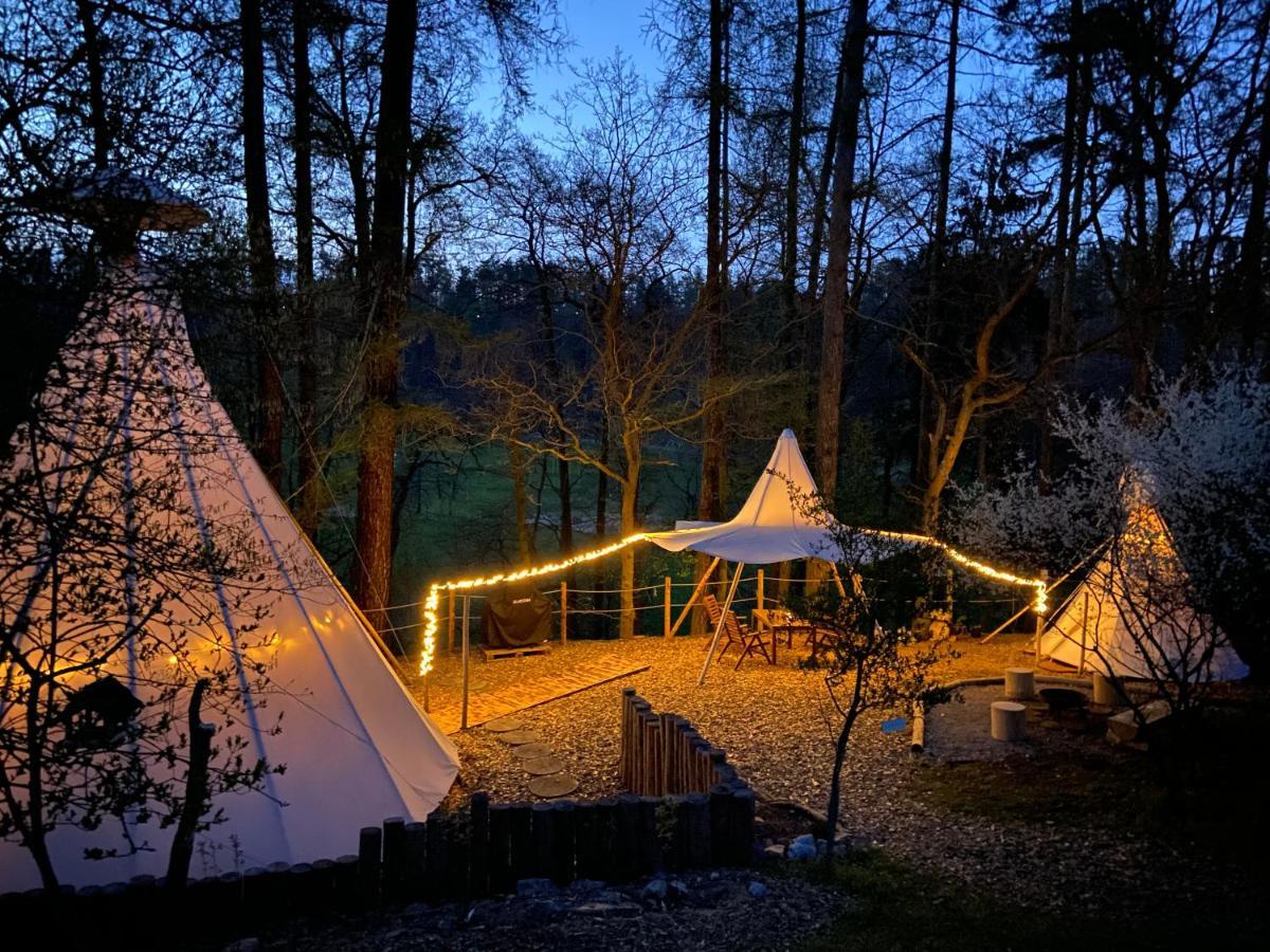 Hotel Glamping Nad Meandry Unhošť Exteriér fotografie